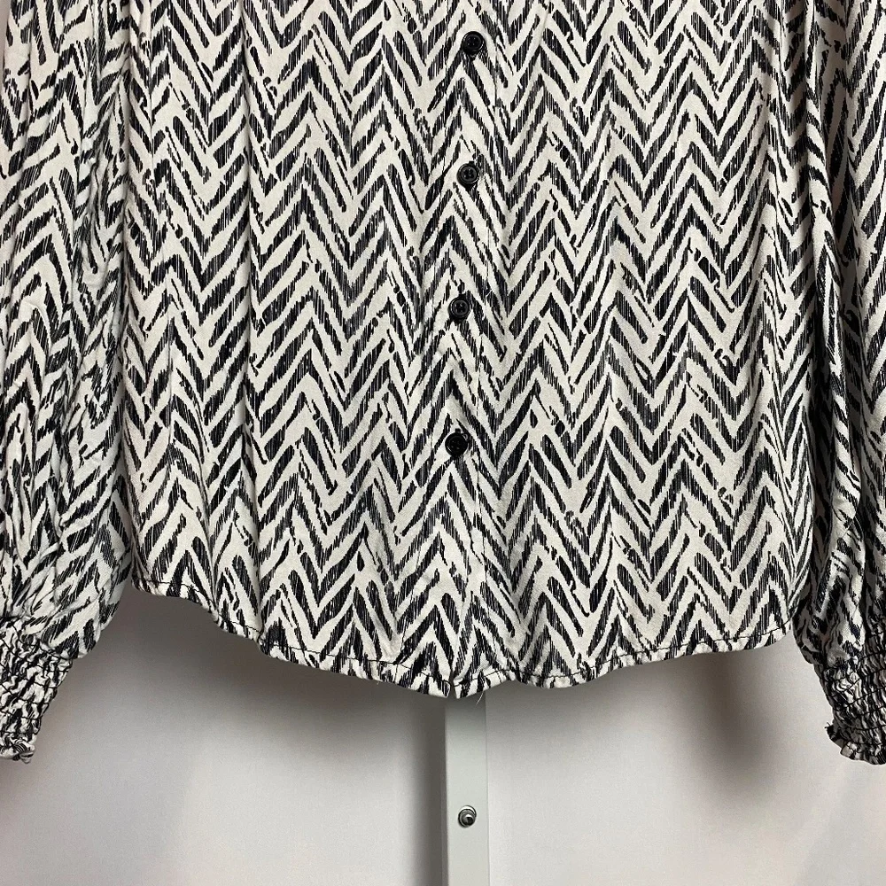 💙5/$15 A Love Story Womenʻs Black | White Long Sleeve Button Down Dress Shirt L